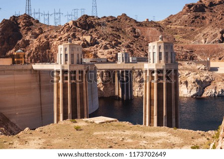  Hoover Damn Hydroelectric Power Plant at the Nevada-Arizona border.
