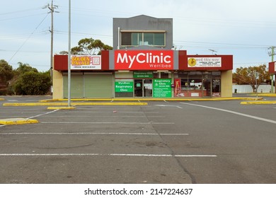 Hoppers Crossing, Vic Australia - April 15 2022: Outer Suburban Retail Shops Including Respiratory Health Clinic And Asian Food Restaurants