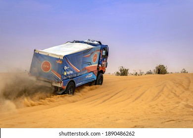 Horimlaa, Saudi Arabia - January 7, 2021: The DAF Racing Truck Of The  Team CRV Climbing A Dune During Dakar Rally 2021.