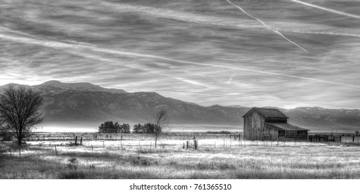 Imagenes Fotos De Stock Y Vectores Sobre Old Barn In Shutterstock