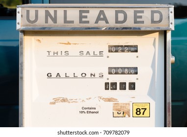 A horizontal composition mechanical gasoline pump dial readout