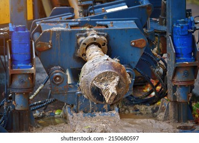 Horizontal Directional Drilling Machine, HDD Drill Rig Closeup. Horizontal Drilling Rig Machine .Trenchless Method Of Installing Underground Utilities. Pipe, Conduit, Cables Installing Vehicle