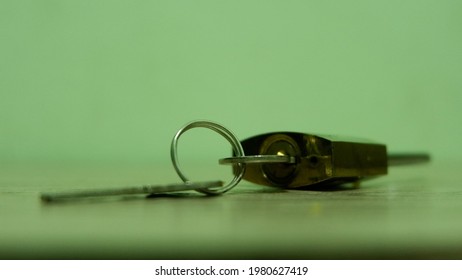 The horizontal door lock is inserted.