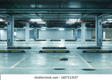 Horizontal Image Empty Underground Parking Stock Photo 1607113537 ...