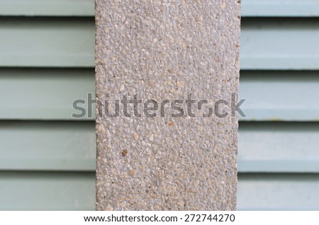 Horizontal line is interposed by the pillar