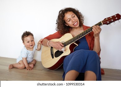 Baby Guitar Images Stock Photos Vectors Shutterstock