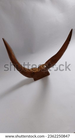 Horns are made from bamboo by hand.