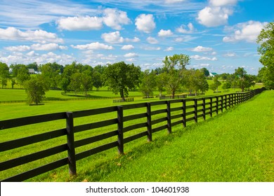 288,358 Farm with fence Images, Stock Photos & Vectors | Shutterstock