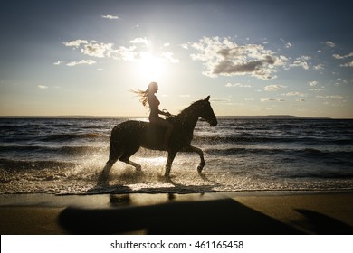 5,219 Woman Horse Riding Beach Images, Stock Photos & Vectors ...