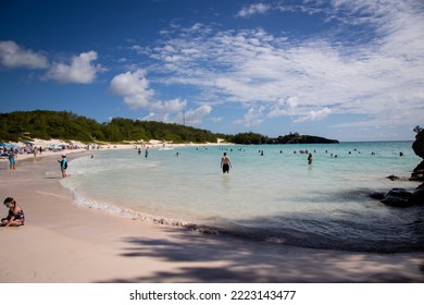 Horseshoe Bay, Southampton  Bermuda - September 15, 2022: Visiting The Beautiful Horeshoe Bay Beach In Bermuda With Family While On A Cruise