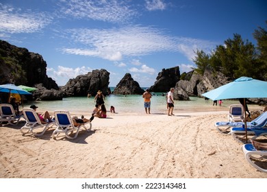 Horseshoe Bay, Southampton  Bermuda - September 15, 2022: Visiting The Beautiful Horeshoe Bay Beach In Bermuda With Family While On A Cruise