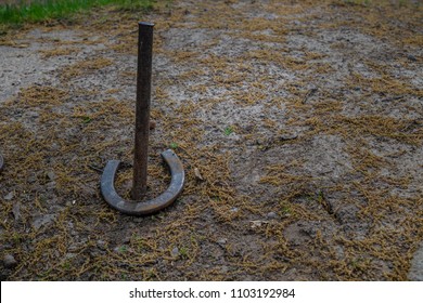 Horseshoes Game Horse Shoe Cast Iron Stake Good Luck In Hand Throwing Summer Fun Contest Score Point Outside