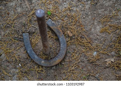 Horseshoes Game Horse Shoe Cast Iron Stake Good Luck In Hand Throwing Summer Fun Contest Score Point Outside