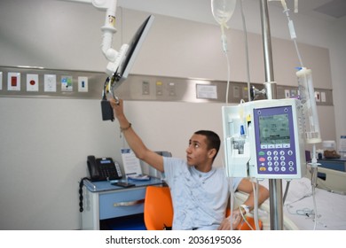 Hospital Intravenous Pump A+ Located In A Hospital Room. Translation: 