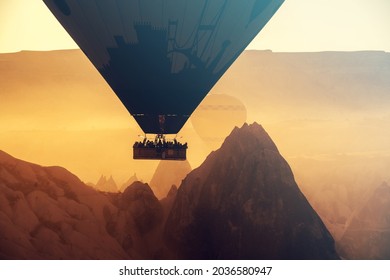 Hot Air Ballons at Goreme Love Valley at Cappadocia