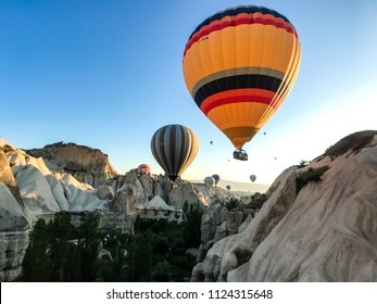 Hot air ballooning is most in Kapadokya (Cappadocia) 
Kapadokya（卡帕多西亞）的熱氣球飛行最多