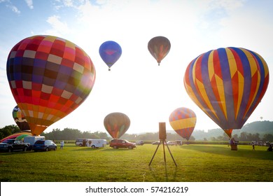 Hot Air Balloons Festival Warren County Stock Photo 574216219 ...