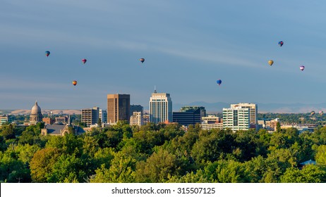 Hot air balloons floating over Boise Idaho