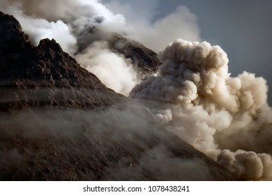 Hot cloud Explotion of Merapi Volcano, yogyakarta