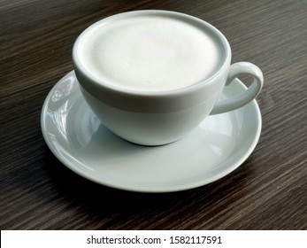 √ Hot Milk : Hot Milk In White Mug On White Table Soft Focus Stock