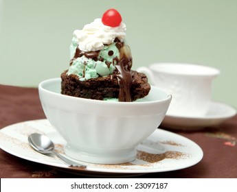 Hot Fudge Brownie Sundae