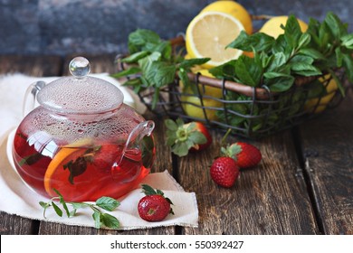 Hot Lemon And Strawberry Tea 