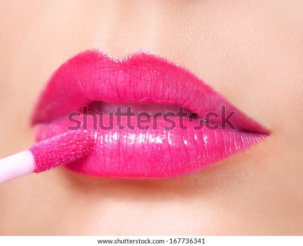 deep pink lips