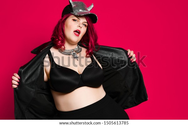 Chubby Redhaired Woman Black Foto de stock 1505613785 | Shutterstock