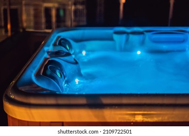 Hot tub hydromassage pool. Illuminated pool. Rest outside the city. Cottage with hydromassage pool