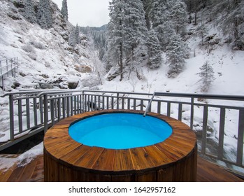 Hot Tub Snow Images Stock Photos Vectors Shutterstock