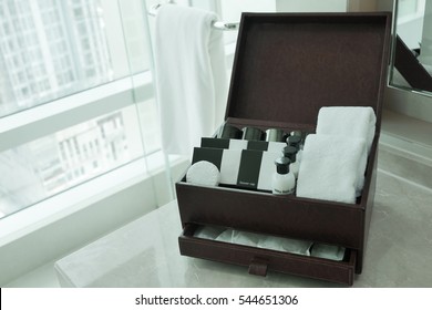 Hotel Amenities Kit In Brown Leather Box 