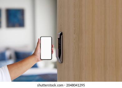 Hotel Door Security Unlocking By Application On Mobile Phone. Digital Door Lock, Keyless System Of Access Door. Digital Door Handle Or Electronics Knob For Access To Room Security,