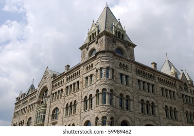 Hotel Fort Piqua, Richardsonian Romanesque Architecture