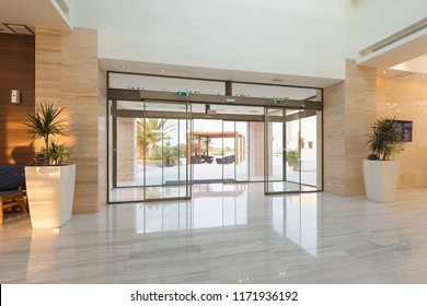 Hotel reception area, entrance - Shutterstock ID 1171936192