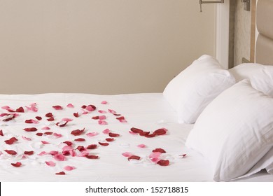 Rose Petals On Bed Hd Stock Images Shutterstock