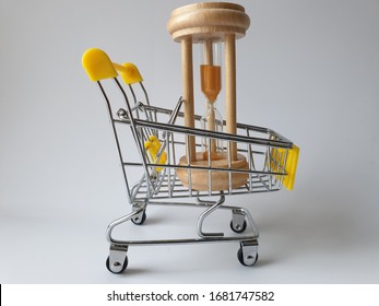 Sanduhr Weisser Hintergrund Stockfotos Bilder Und Fotografie Shutterstock