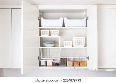 Ideas de decoración de casa. Almacenamiento en la cocina. Organización del hogar. Maqueta blanca y decoración moderna.