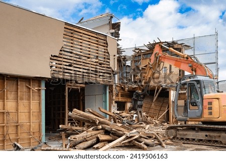 House demolition work using a shovel car