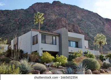 House In Desert Hills With Landscape