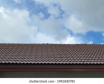 House Roof Designs That Are Strong In All Weather Conditions