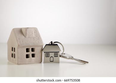 House Shape Key Ring With Mini Model House