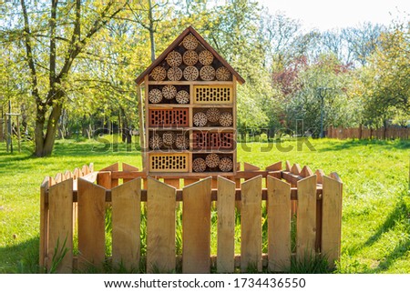 House-Hotel for insects made of wood and clay
