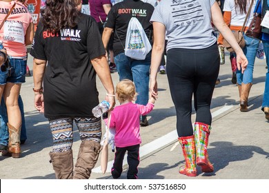 HOUSTON, TX/USA?? NOVEMBER 12, 2016: Participants In The 2016 Boot Walk To End Cancer Held By The University Of Texas MD Anderson Cancer Center