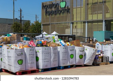 Food Drive Volunteer Images Stock Photos Vectors Shutterstock