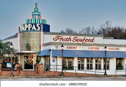 Houston, Texas USA 01-01-2021: Pappa's Fresh Seafood Building Exterior In Houston, TX. Local Business Restaurant, Angle View.