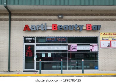 Houston, Texas USA 05-14-2021: Aarti Beauty Bar Exterior In Houston, TX. Local Business In The Harris County Area.