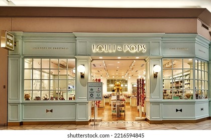 Houston, Texas USA 07-13-2020: Lolli And Pops Storefront Exterior And Entrance In A Houston, TX Shopping Mall. American Candy Store Selling Confectionery And Gifts, Founded In 2012.