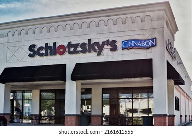 Houston, Texas USA 11-12-2021: Schlotzsky's Restaurant Exterior Located In Houston, Texas. Fast Food Chain Founded In 1971.