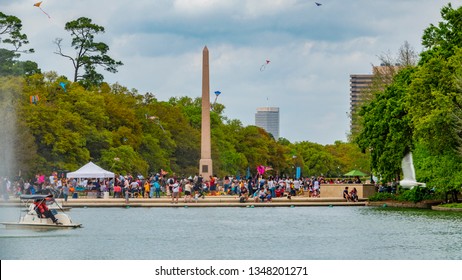 Houston, Texas, USA March, 24th, 2019. Hermann Park Conservancy Kite Festival In Houston Texas. People Flying Kites At Hermann Park And Miller Theatre
