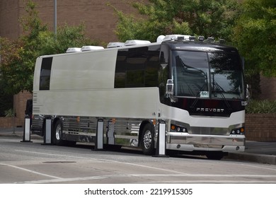 Houston, Texas USA October 2022 - Prevost Band Tour Bus Parked In The Downtown Financial District Of Houston